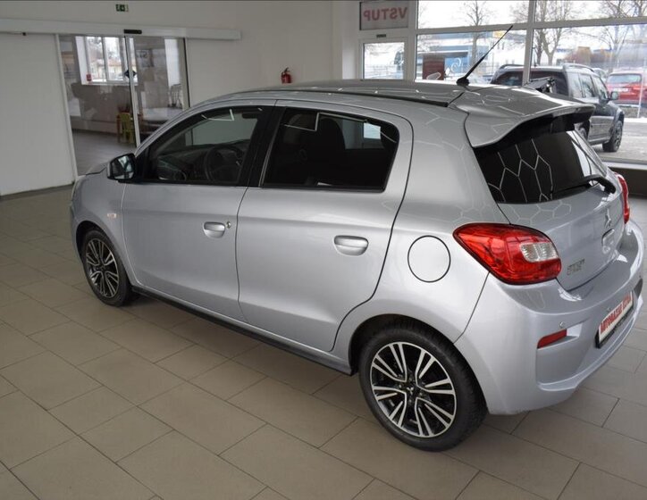 Mitsubishi Space Star 8