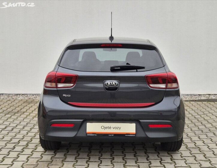 KIA Rio 9
