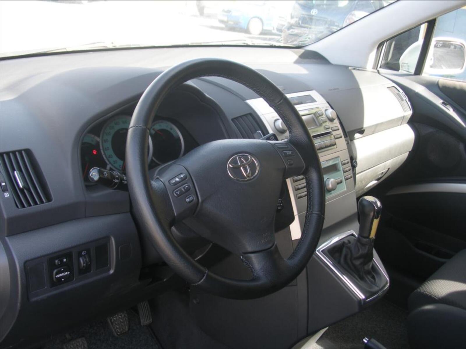 Toyota Corolla Verso 5