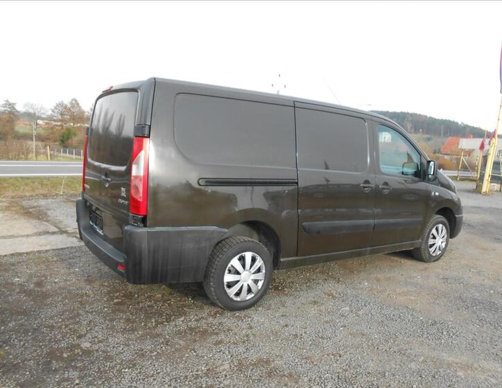 Peugeot Expert 5