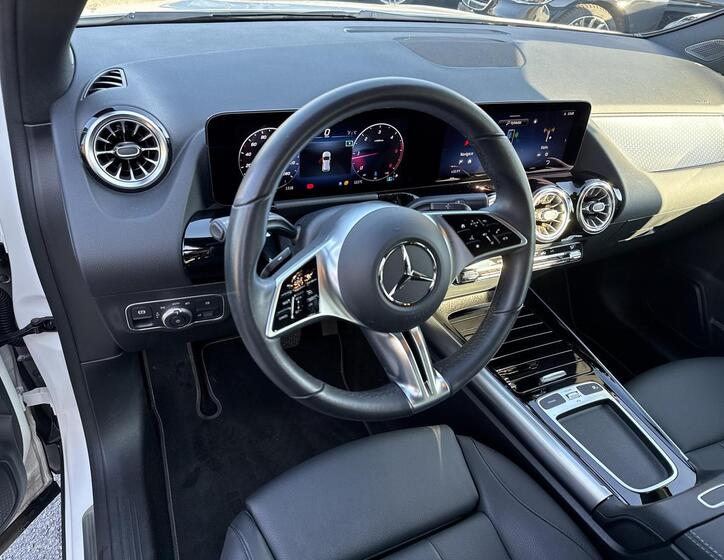 Mercedes-Benz GLA 10