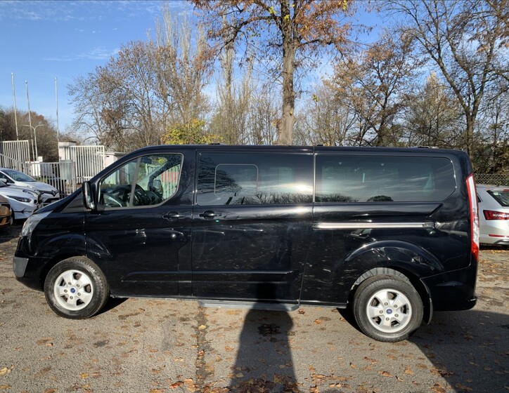 Ford Tourneo Custom 8