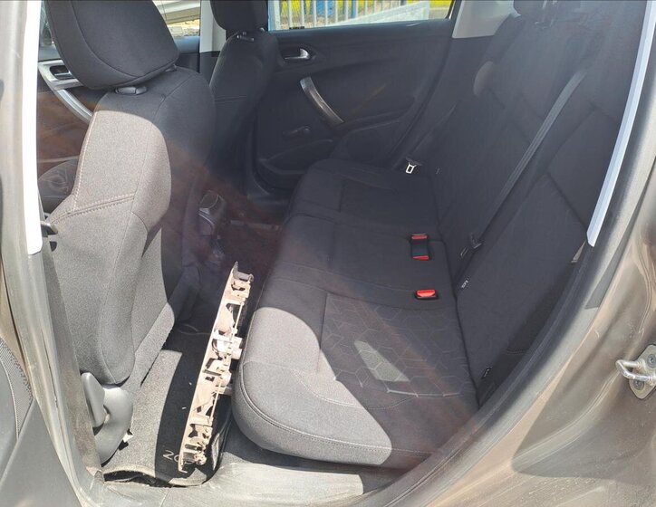 Peugeot 2008 MPV 1,2 l 81 kw