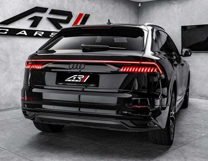 Audi Q8 6