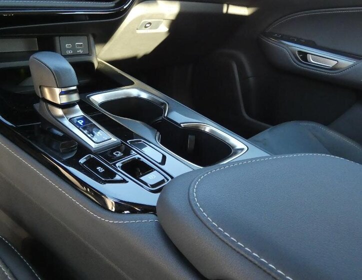 Lexus NX 350h SUV / Terénní 2,5 l 140 kw