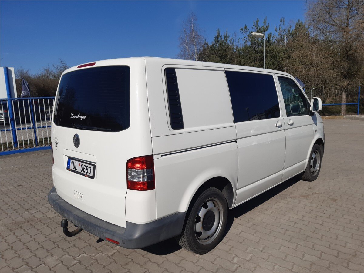 Volkswagen Transporter Skříň 2,5 l 128 kw