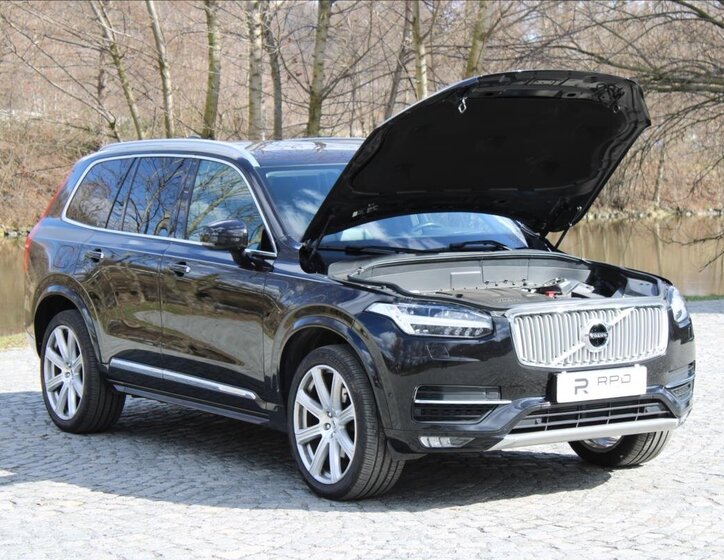 Volvo XC90 SUV / Terénní 2,0 l 165 kw