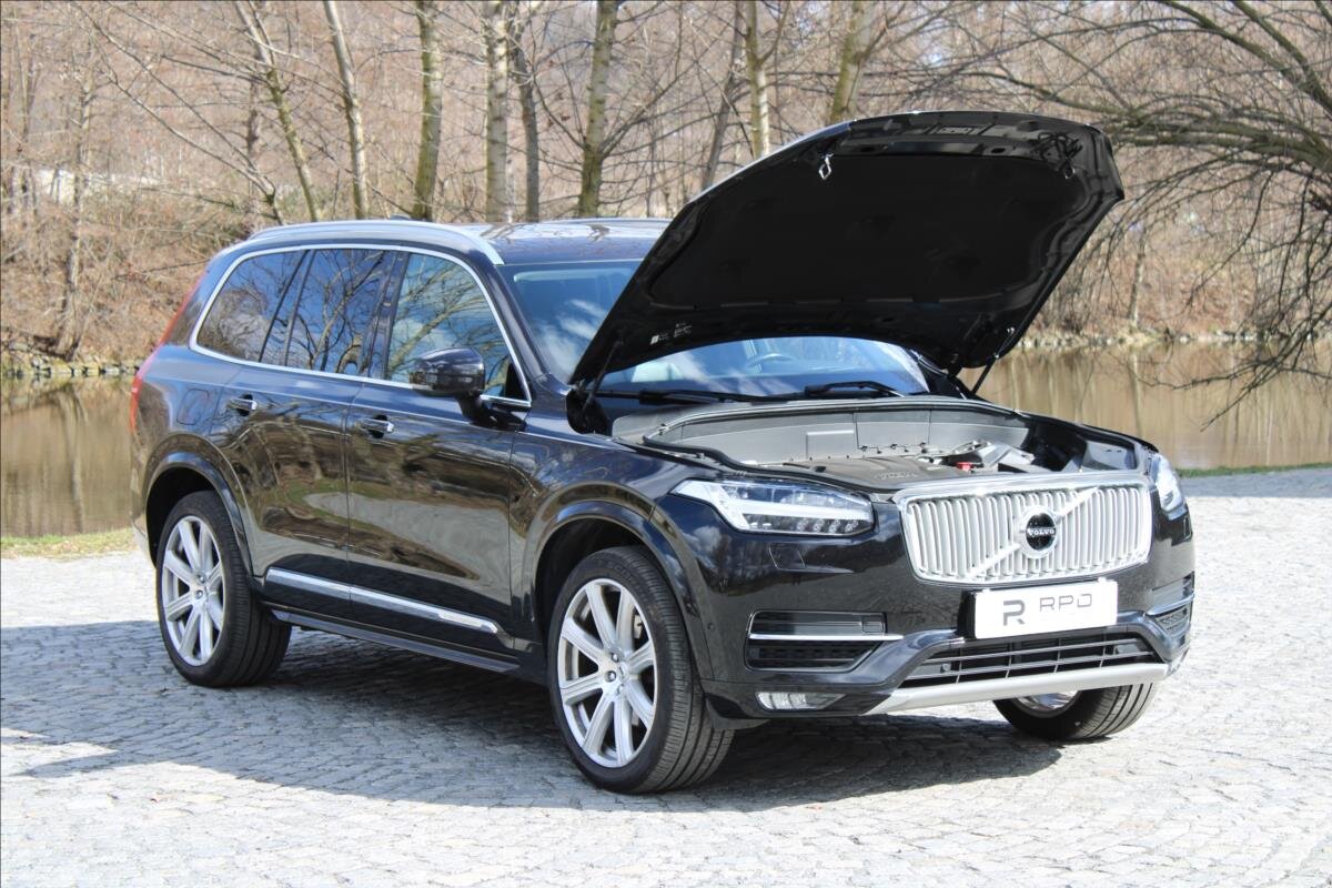 Volvo XC90 SUV / Terénní 2,0 l 165 kw