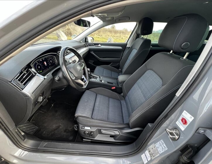 Volkswagen Passat Kombi 1,4 l 160 kw