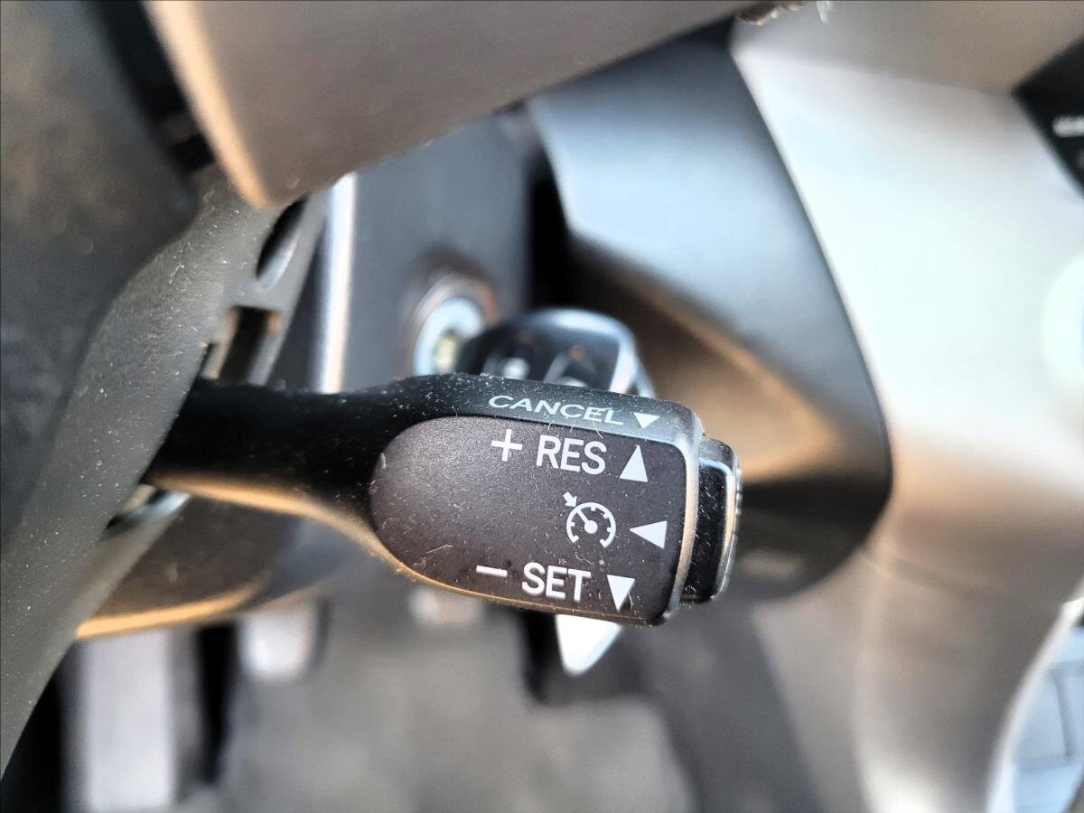 Toyota RAV4 SUV / Terénní 2,2 l 100 kw