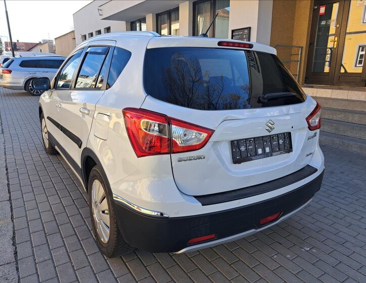 Suzuki SX4 S-Cross Hatchback 1,6 l 88 kw