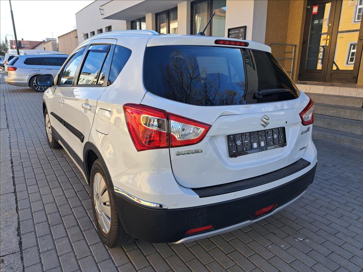 Suzuki SX4 S-Cross Hatchback 1,6 l 88 kw