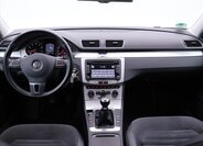 Volkswagen Passat 25