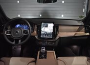 Volvo XC90 SUV / Terénní 2,0 l 228 kw