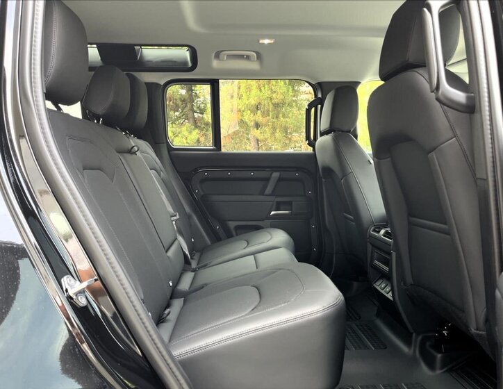 Land Rover Defender SUV / Terénní 3,0 l 147 kw