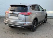 Toyota RAV4 SUV 2,5 l 114 kw