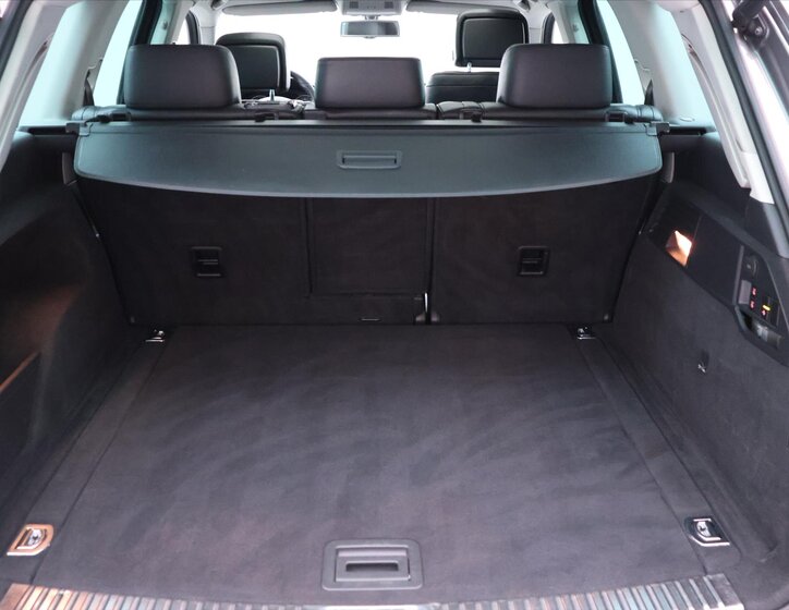 Volkswagen Touareg SUV / Terénní 3,0 l 176 kw