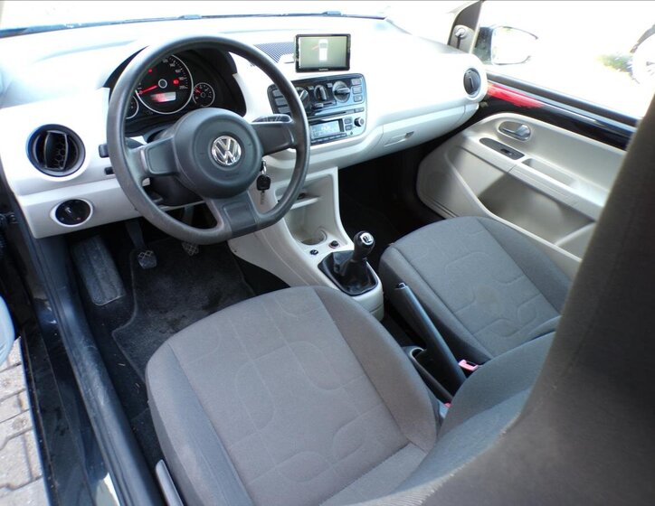 Volkswagen up! 7