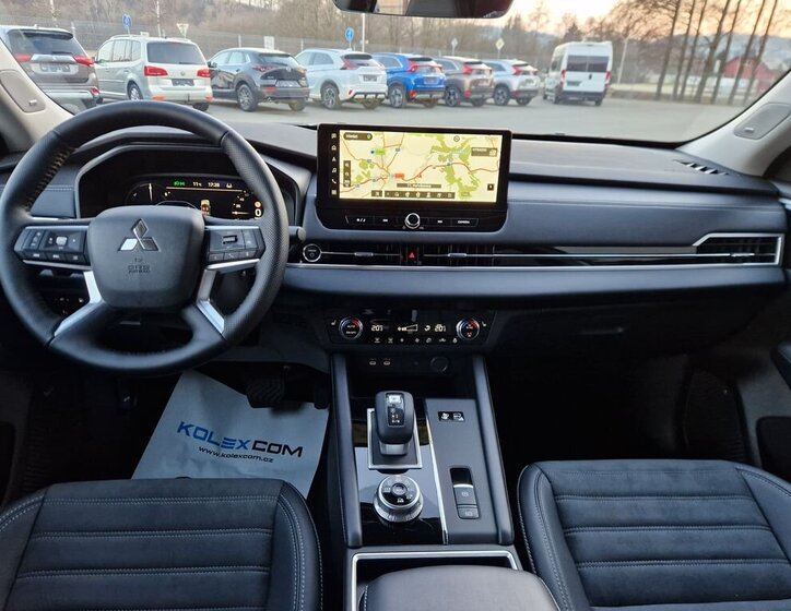 Mitsubishi Outlander SUV / Terénní 2,4 l 225 kw