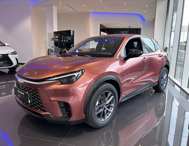 Lexus LBX SUV / Terénní 1,5 l 100 kw