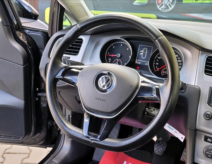 Volkswagen Golf Kombi 1,6 l 77 kw