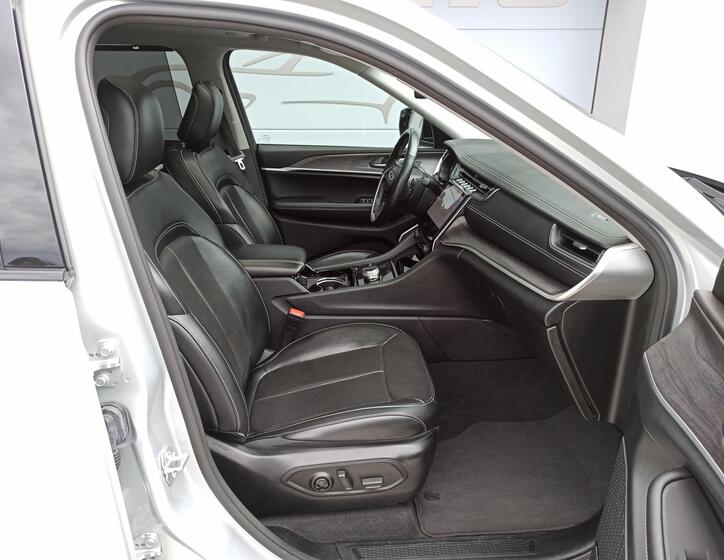 Jeep Grand Cherokee 13