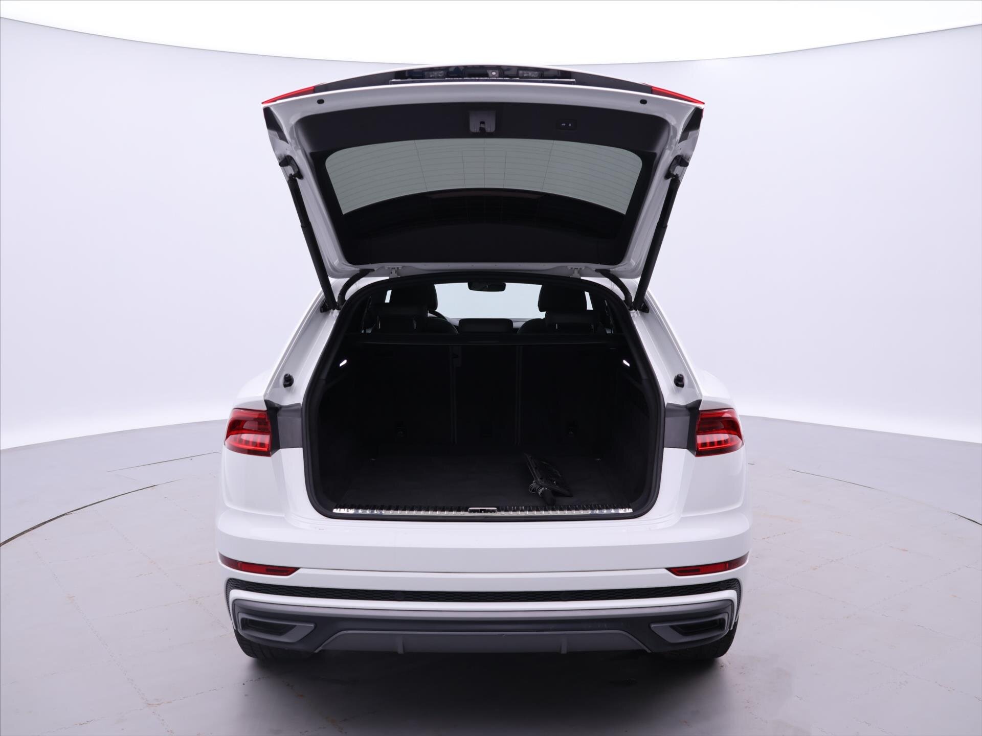 Audi Q8 SUV / Terénní 3,0 l 250 kw