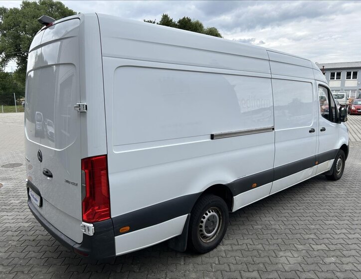 Mercedes-Benz Sprinter 7