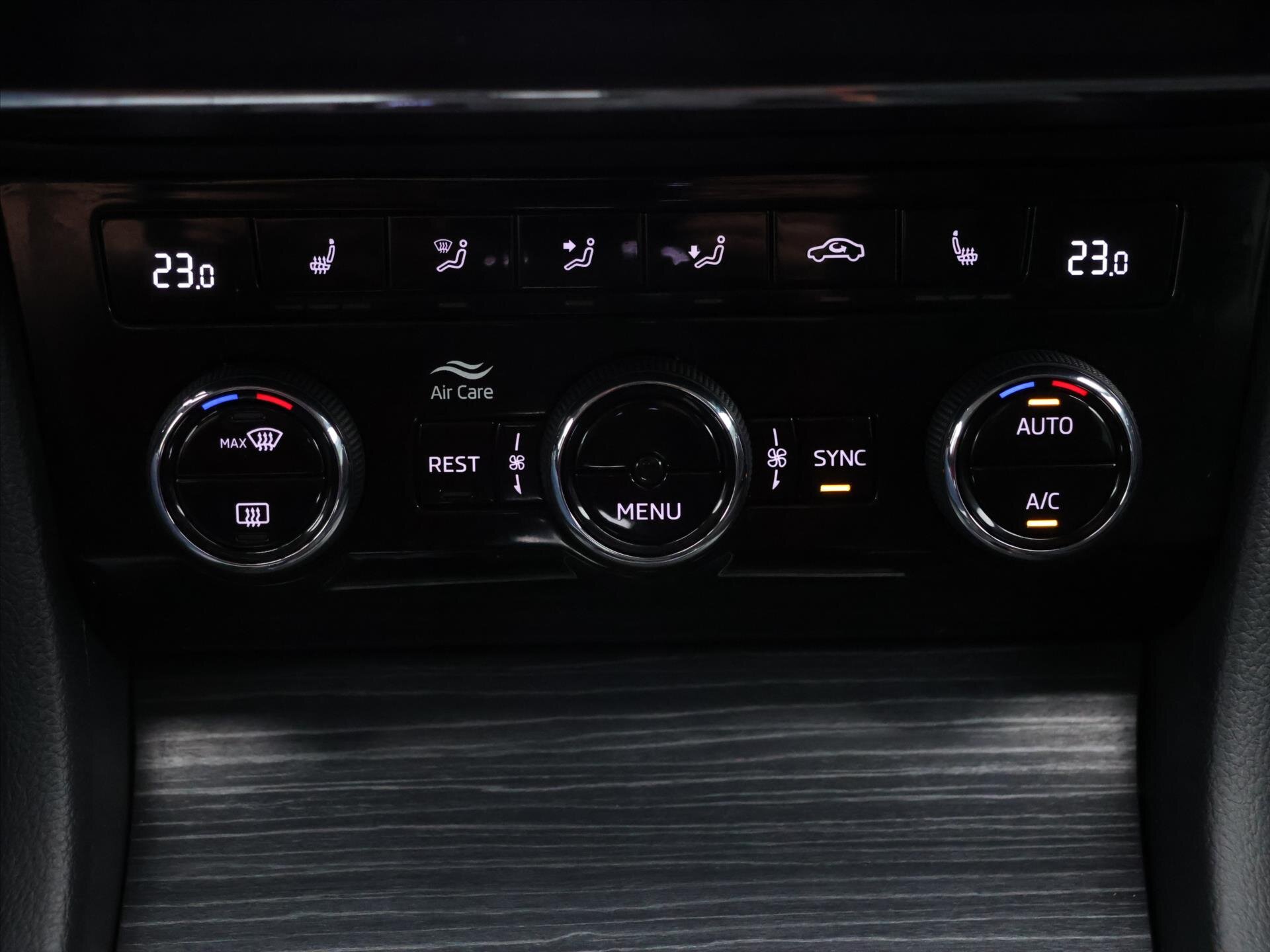 Škoda Superb Liftback 1,5 l 110 kw