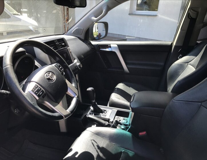 Toyota Land Cruiser Kombi 3,0 l 127 kw