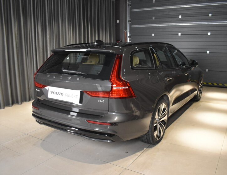 Volvo V60 Kombi 2,0 l 145 kw