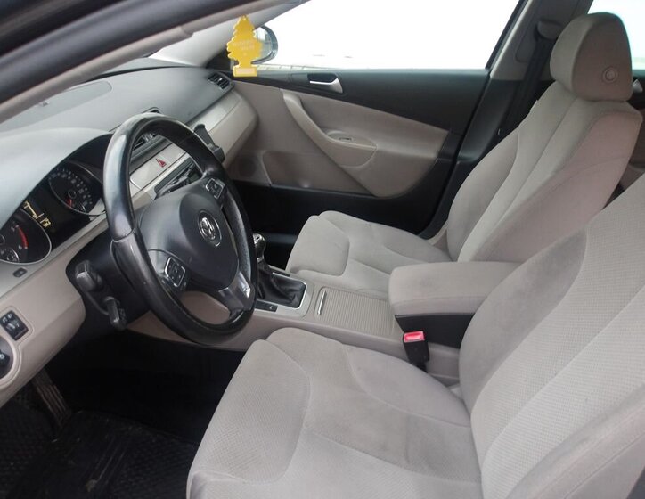 Volkswagen Passat Kombi 2,0 l 103 kw