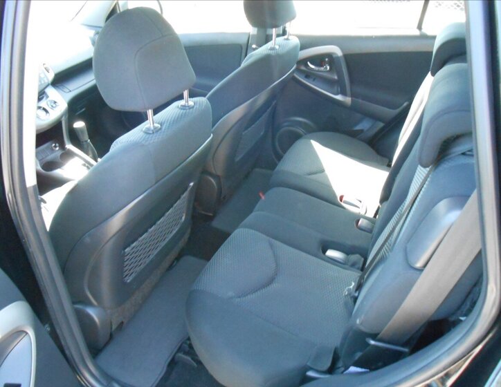 Toyota RAV4 Kombi 2,0 l 112 kw