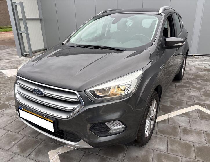 Ford Kuga 1