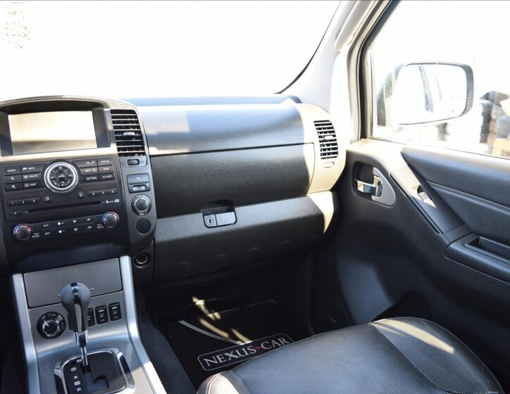 Nissan Navara Pick-up 3,0 l 170 kw