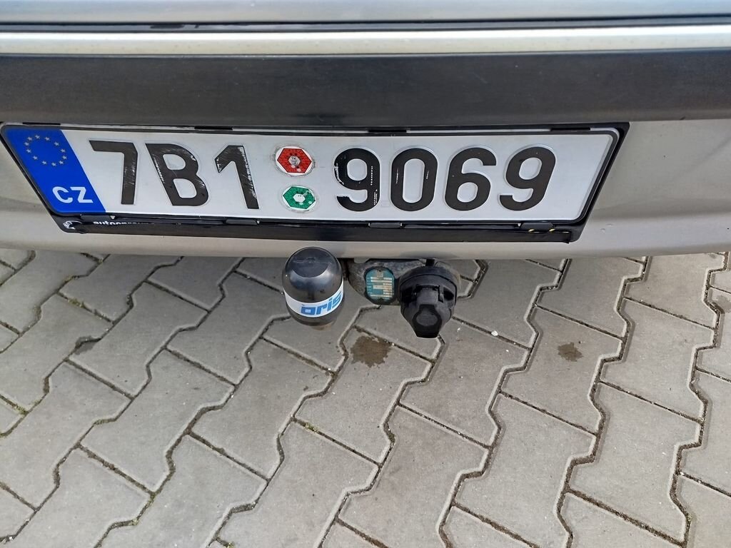 Peugeot 406 Sedan / Limuzína 2,0 l 80 kw