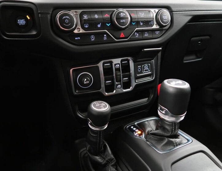 Jeep Wrangler SUV / Terénní 2,0 l 200 kw