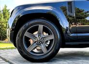 Land Rover Defender 3