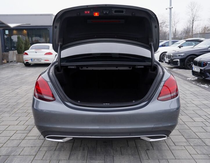 Mercedes-Benz Třídy C Sedan 2,0 l 143 kw