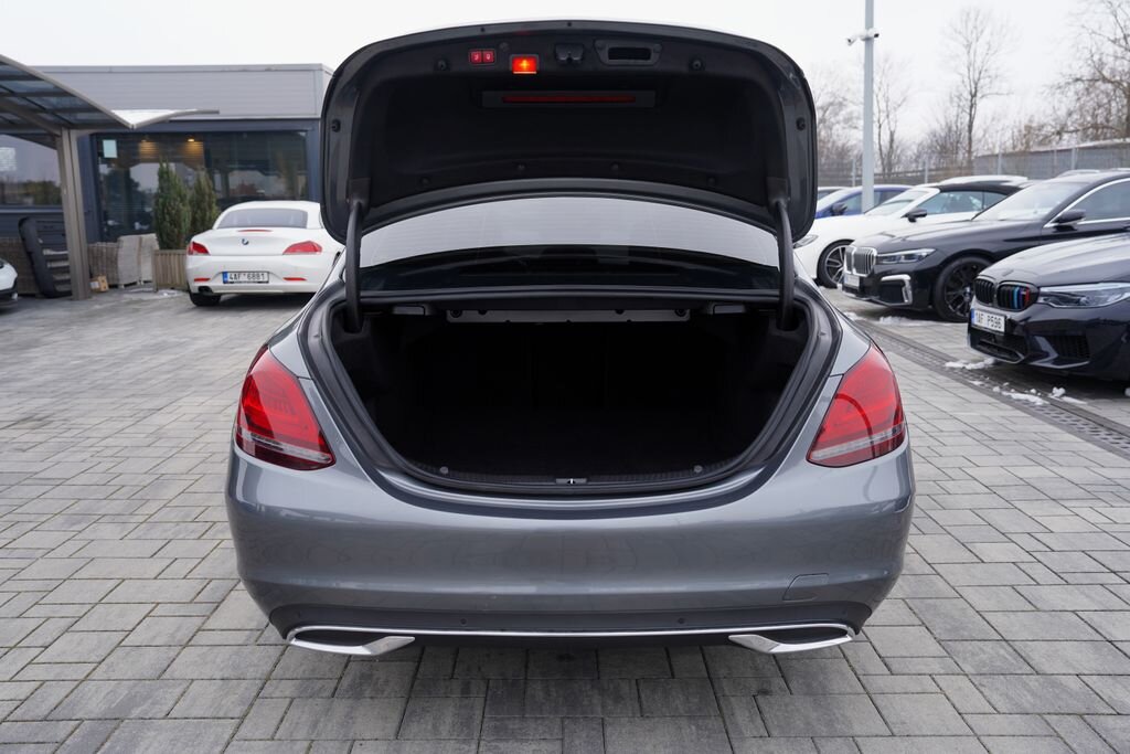Mercedes-Benz Třídy C Sedan 2,0 l 143 kw