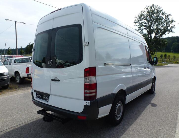 Mercedes-Benz Sprinter 9