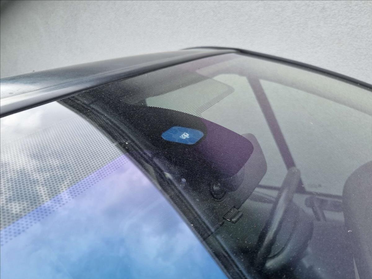 Opel Vivaro VAN / Minibus 2,5 l 107 kw