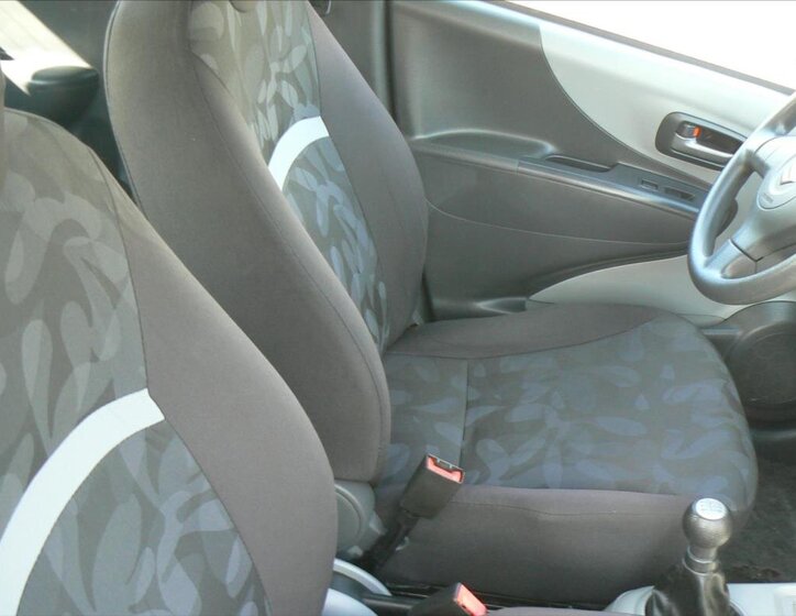 Suzuki Alto Hatchback 996,0 50 kw