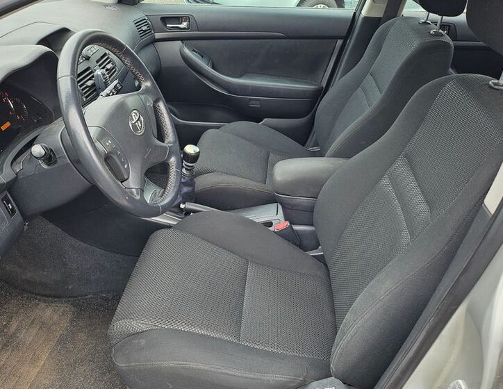 Toyota Avensis 7