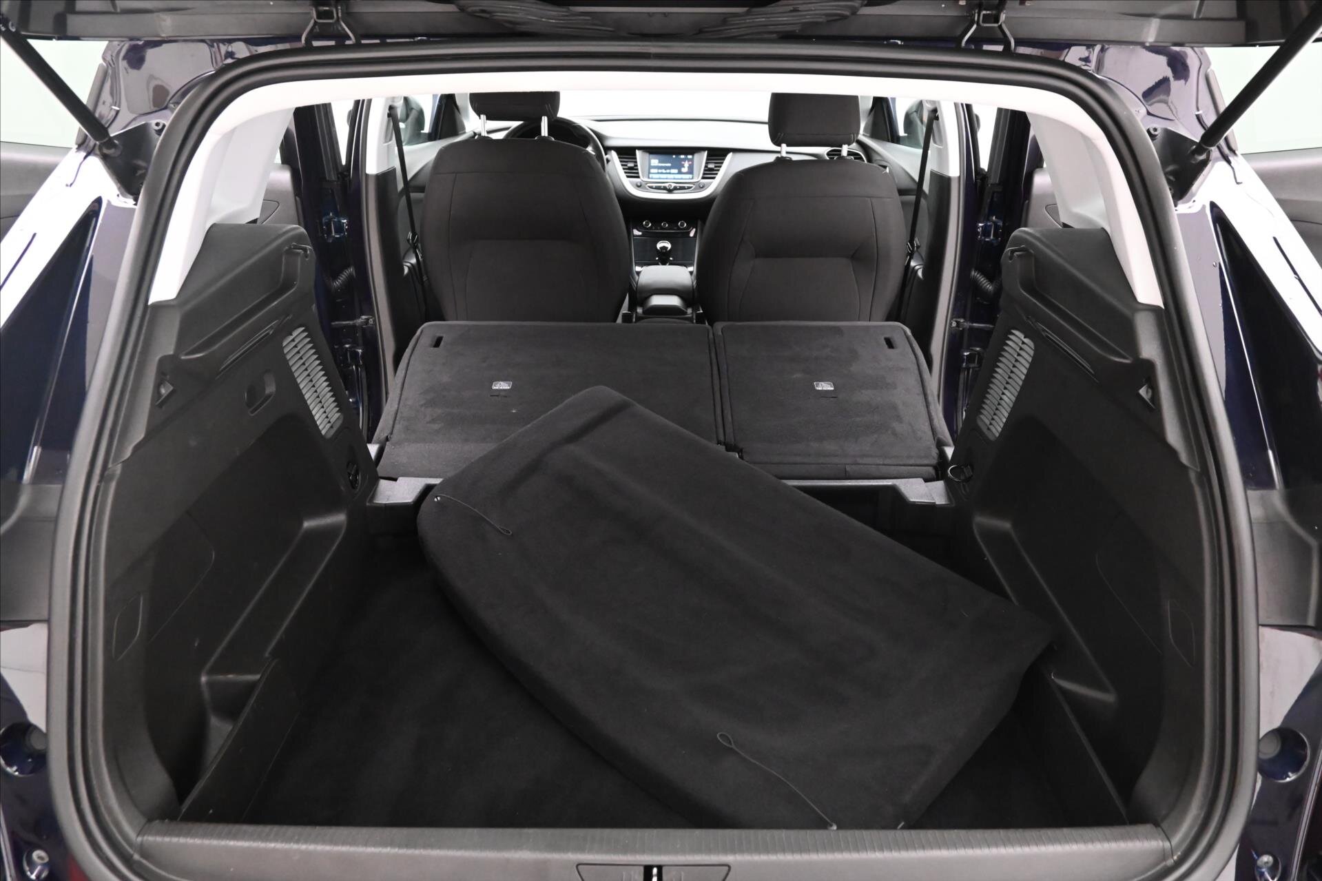 Opel Grandland X SUV / Terénní 1,6 l 88 kw