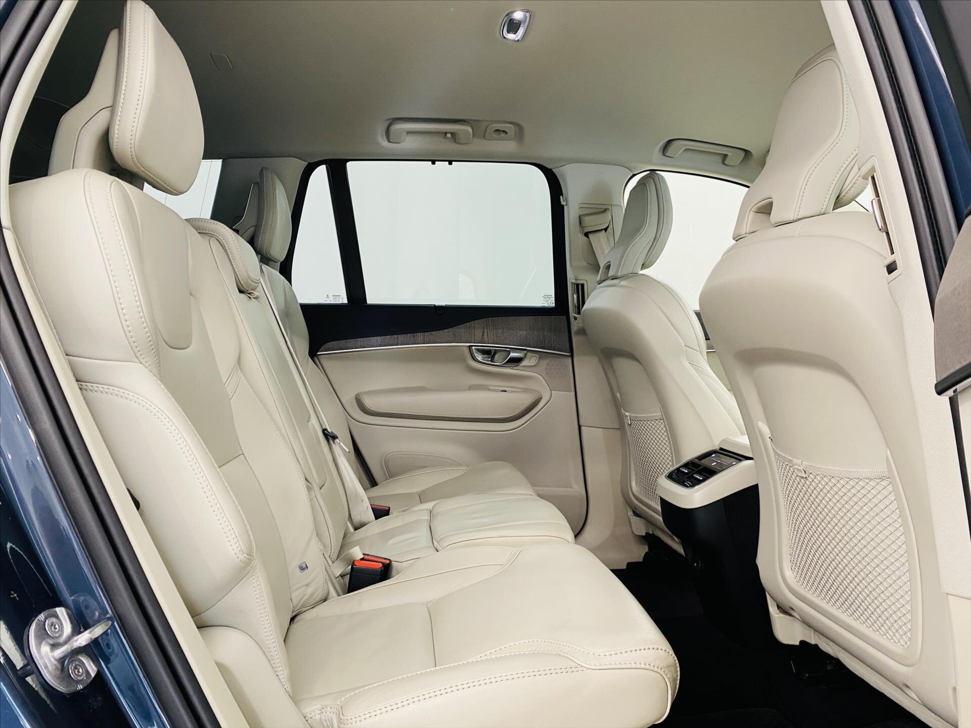 Volvo XC90 SUV / Terénní 2,0 l 173 kw