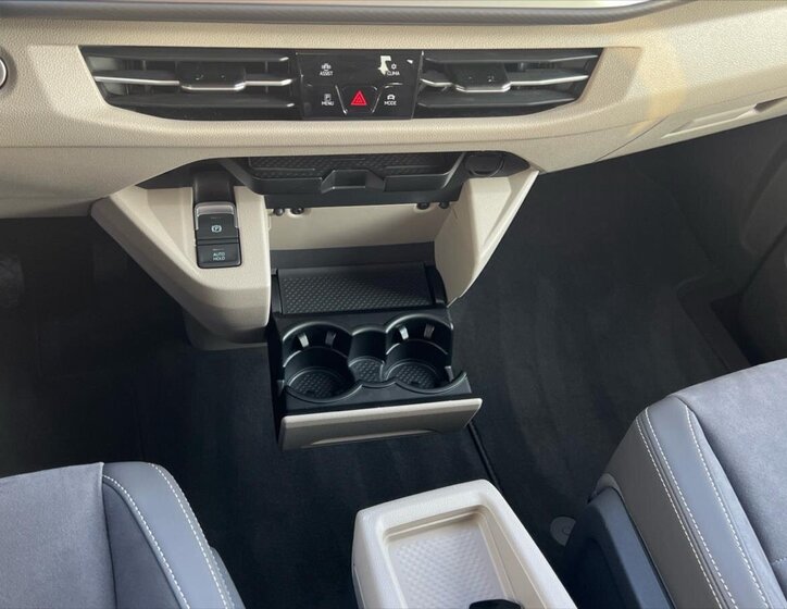 Volkswagen Multivan 18