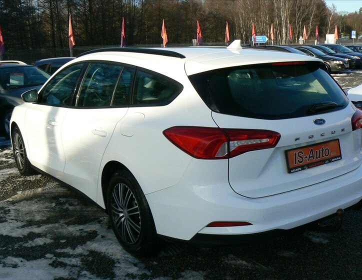 Ford Focus Kombi 999,0 92 kw