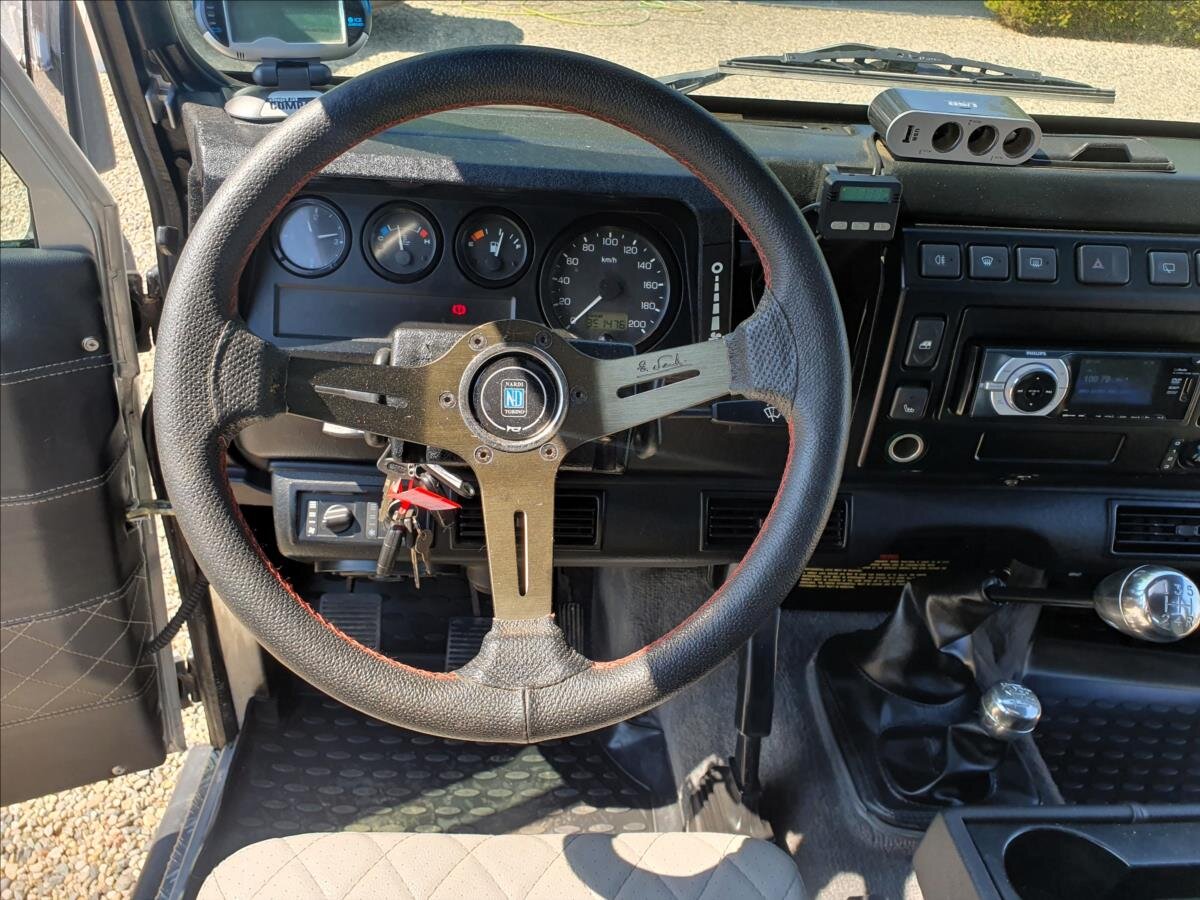 Land Rover Defender Ostatní 2,5 l 90 kw