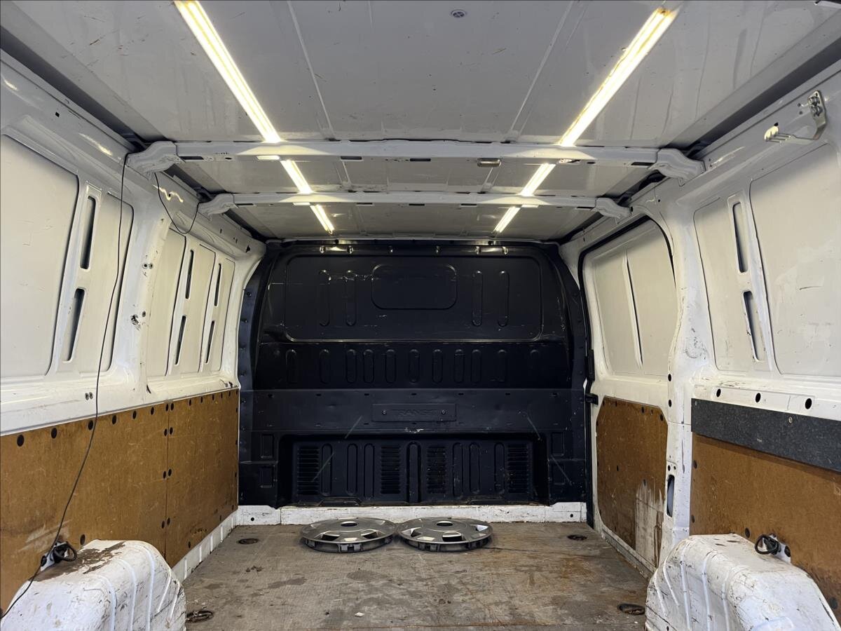 Ford Transit Skříň 2,2 l 74 kw